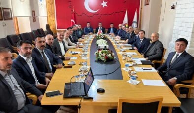 Kars–Nahçıvan hattı için güçlü mesaj Kars–Bakü uçak seferleri görüşüldü