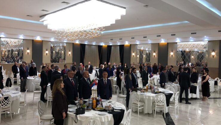 Kars’ta Azerbaycan Bağımsızlık Günü Coşkuyla Kutlandı