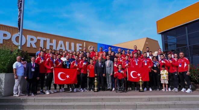 Bakan Bak’tan Karate Milli Takımı’na Tebrik Mesajı: “Ay-Yıldızlı Bayrağımızı Gururla Temsil Ettiler”
