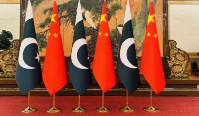Çin Devlet Başkanı Şi Cinping, Pakistan Başbakanı Şahbaz Şerif’i Pekin’de Kabul Etti