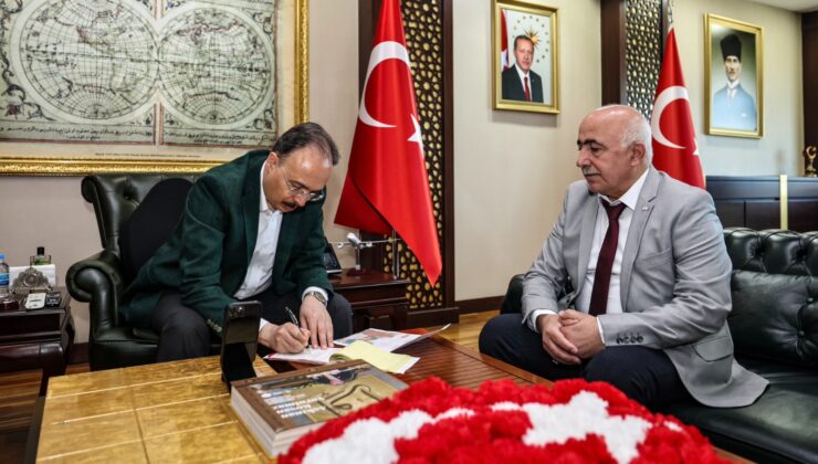 Vali Kemal Kızılkaya Kurban Vekâletini Türk Kızılayı’na Bağışladı