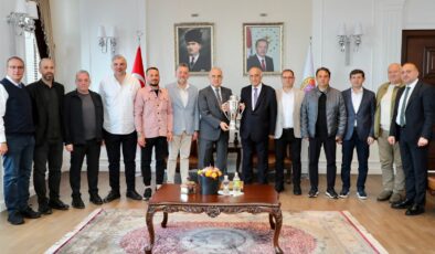 52 Orduspor Yönetiminden Ordu Valisi Muammer Erol’a Şampiyonluk Ziyareti