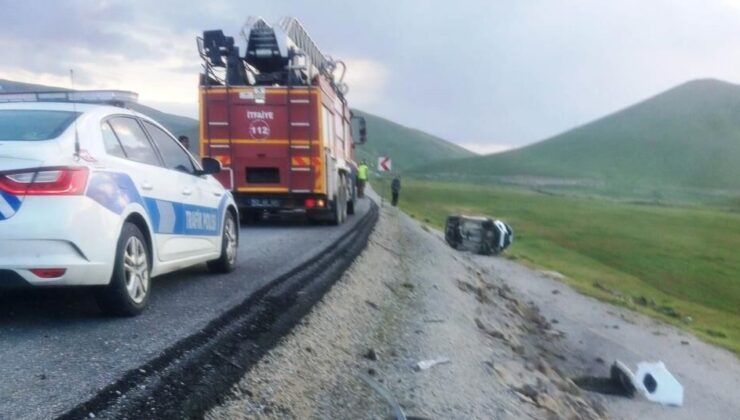 Van’da şarampole yuvarlanan kamyonetin sürücüsü yaralandı