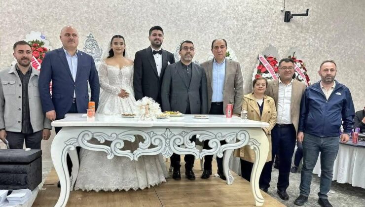 AK Parti Kars Milletvekili Adem Çalkın, Genç Çiftin Mutluluğuna Ortak Oldu