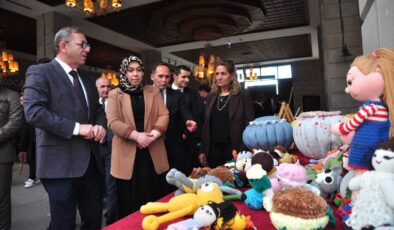 Kars’ta Anlamlı Sergi:Demir Parmaklıkların Ardından Sanata Uzanan Eller