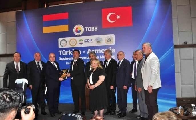 Kars’ta Tarihi Zirve: Türk ve Ermeni İş Dünyası Ekonomik İş Birliği İçin İlk Kez Bir Araya Geldi