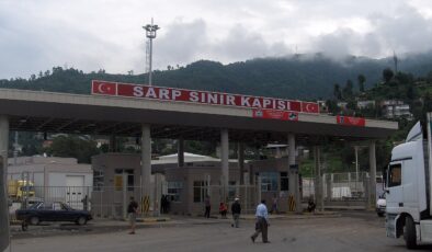 Kurban Bayramı Tatilinde Sarp Sınır Kapısı’ndan 185 Bini Aşkın Yolcu Geçiş Yaptı