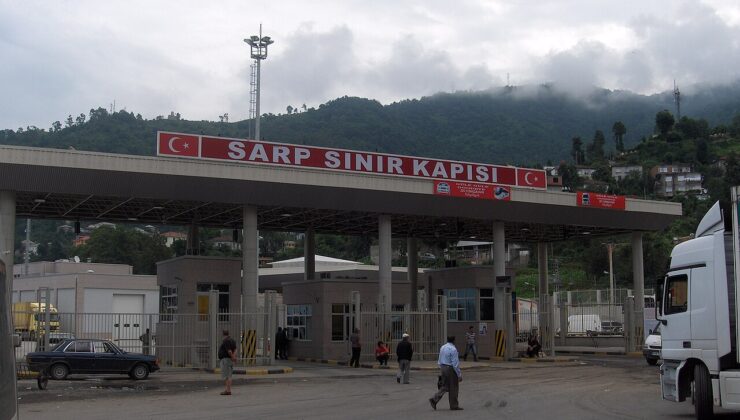 Kurban Bayramı Tatilinde Sarp Sınır Kapısı’ndan 185 Bini Aşkın Yolcu Geçiş Yaptı