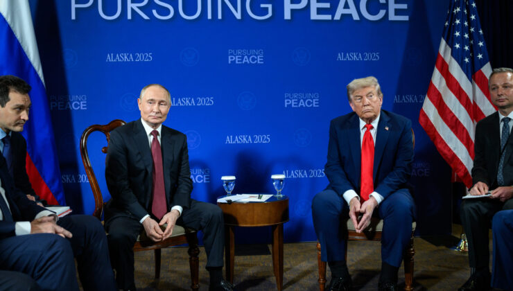 Kremlin: Putin Ve Trump Telefonda Görüştü