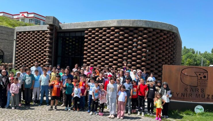 Yaz Kur’an Kursu Öğrencileri Kars’ın Tarihi ve Kültürel Mirasını Keşfetti