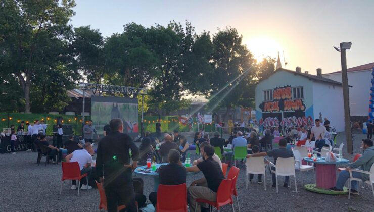 Kars Açık Hava Sineması ve Etkinlik Alanı kapılarını vatandaşlara açtı