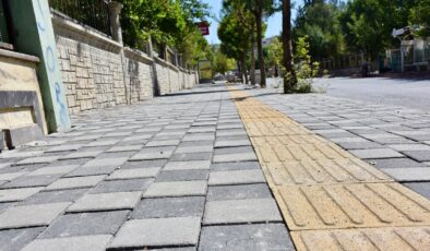 Siirt’te Kaldırım Ve Parke Yenileme Seferberliği Sürüyor