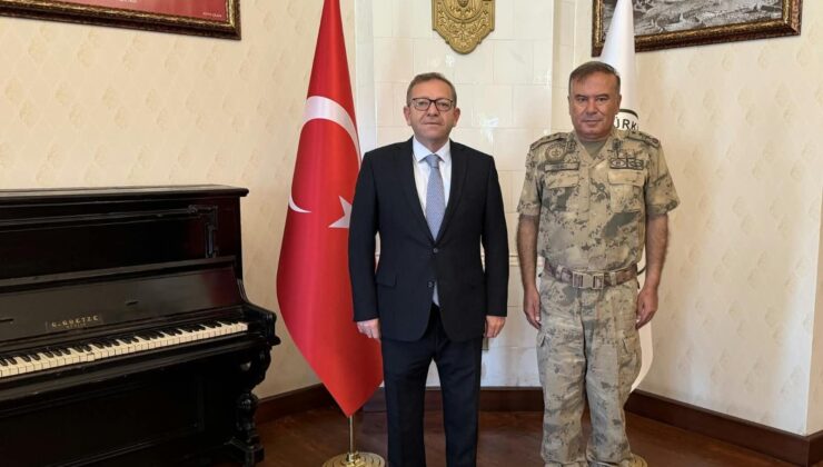 Kars İl Jandarma Komutanı Kıdemli Albay Yusuf Mutlu Genç’ten Vali Polat’a Veda Ziyareti