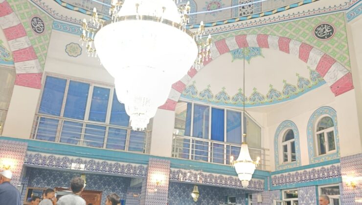 Van’da Şehitlik Camii’nde Mevlid-i Nebi Buluşması: Çocukların Yoğun Katılımı Dikkat Çekti