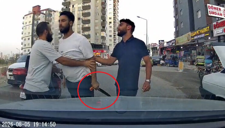 Adana’da Yol Verme Tartışması Kavgaya Dönüştü: Testereyle Saldırı Kamerada