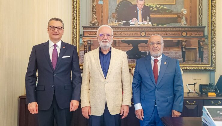 AK Parti Genel Başkan Vekili Mustafa Elitaş, Öner Gülyeşil Ve Güner Gülyeşil’i Makamında Ağırladı